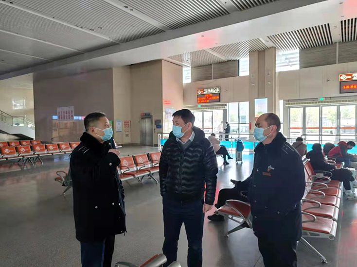 集团党委副书记、总经理吴昊赴汽车东站对节前安全进行检查